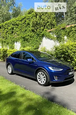 Tesla Model X 90d 2017 - пробег 156 тыс. км