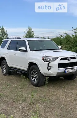 Toyota 4Runner TRD OFF ROAD 2019 - пробіг 89 тис. км