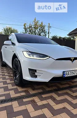 Tesla Model X 100D AWD 2017 - пробег 98 тыс. км