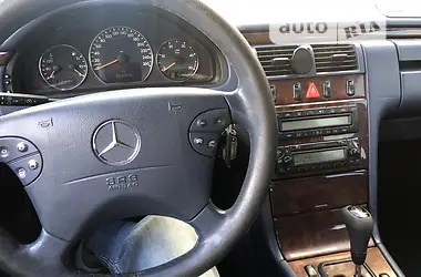 Mercedes-Benz E-Class 2000 - пробег 365 тыс. км