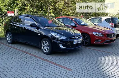 Hyundai Accent 2013 - пробіг 195 тис. км