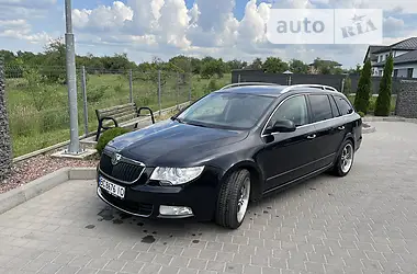 Skoda Superb 2012 - пробіг 289 тис. км