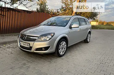 Opel Astra 2010 - пробег 245 тыс. км