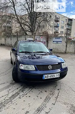 Volkswagen Passat 1999 - пробег 270 тыс. км