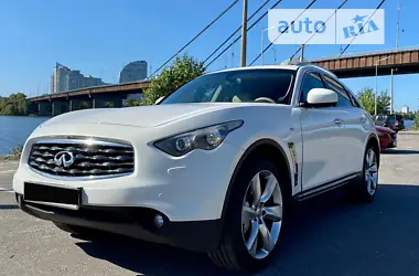 Infiniti FX 37 2010 - пробег 137 тыс. км