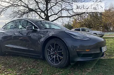 Tesla Model 3 Dual Motor Boosted 2019 - пробіг 82 тис. км