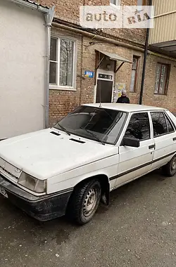 Renault 11 1987 - пробіг 200 тис. км