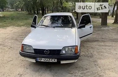 Opel Rekord 1986 - пробег 160 тыс. км