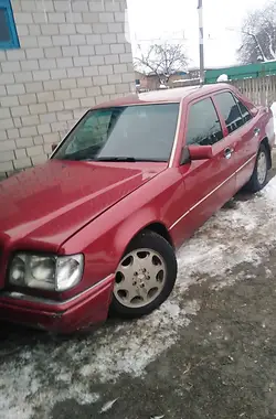 Mercedes-Benz E-Class 1993 - пробіг 407 тис. км