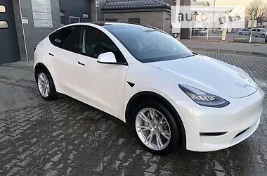 Tesla Model Y LongRange DualMotor 2020 - пробіг 49 тис. км