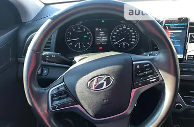 Hyundai Elantra 2016 - пробег 75 тыс. км