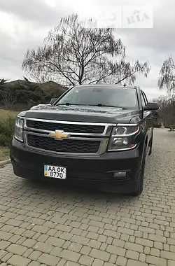 Chevrolet Suburban 2014 - пробег 195 тыс. км