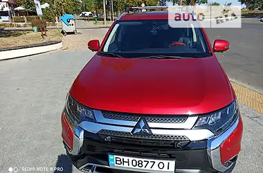 Mitsubishi Outlander 2019 - пробег 55 тыс. км