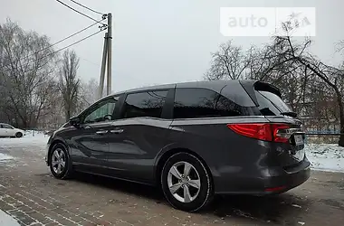 Honda Odyssey Ex 2018 - пробег 42 тыс. км