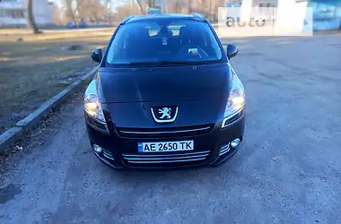 Peugeot 5008 2011 - пробіг 222 тис. км