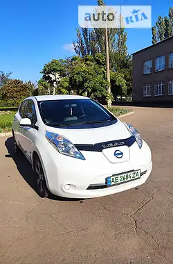 Nissan Leaf 2015 - пробіг 182 тис. км