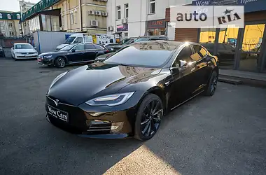 Tesla Model S 2017 - пробег 71 тыс. км