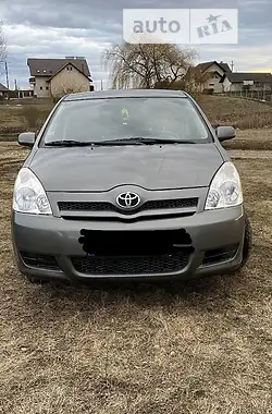 Toyota Corolla Verso  2005 - пробег 370 тыс. км