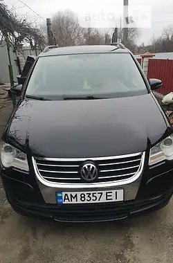 Volkswagen Touran 2010 - пробіг 250 тис. км