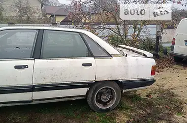 Audi 100  1982 - пробіг 350 тис. км