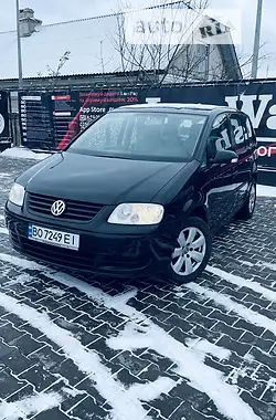 Volkswagen Touran 2003 - пробег 215 тыс. км