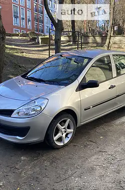 Renault Clio 2007 - пробіг 154 тис. км