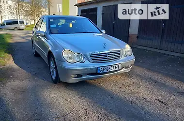 Mercedes-Benz C-Class 2003 - пробіг 250 тис. км