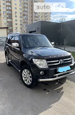 Mitsubishi Pajero Wagon 2011 - пробег 236 тыс. км