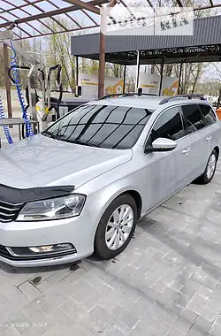 Volkswagen Passat 2014 - пробіг 261 тис. км