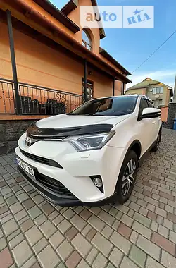 Toyota RAV4 2017 - пробіг 165 тис. км