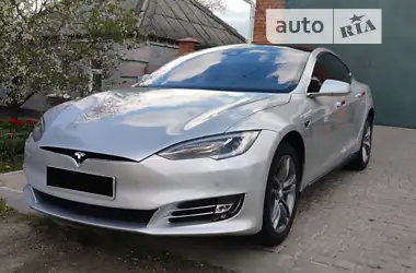 Tesla Model S 2014 - пробег 191 тыс. км