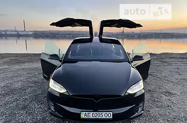 Tesla Model X 2017 - пробег 93 тыс. км