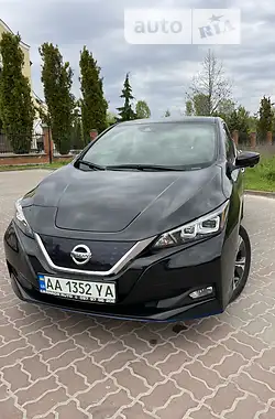 Nissan Leaf 2019 - пробег 101 тыс. км