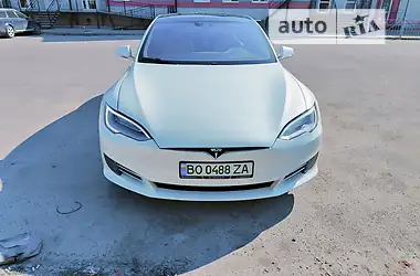 Tesla Model S 2016 - пробіг 106 тис. км