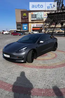 Tesla Model 3 2019 - пробіг 130 тис. км