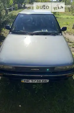 Toyota Corolla 1988 - пробіг 300 тис. км