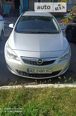 Opel Astra 2011 - пробег 218 тыс. км