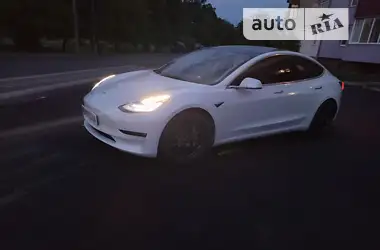 Tesla Model 3 2020 - пробіг 101 тис. км