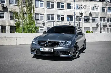 Mercedes-Benz C-Class 2011 - пробег 105 тыс. км