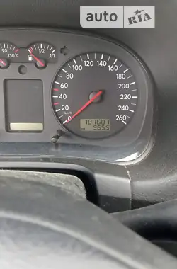 Volkswagen Golf 1999 - пробег 185 тыс. км