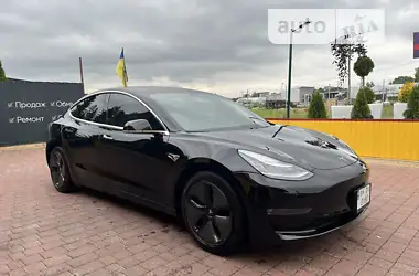 Tesla Model 3 2019 - пробіг 40 тис. км