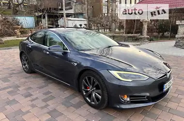 Tesla Model S  2016 - пробег 67 тыс. км