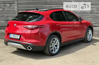 Alfa Romeo Stelvio 2017 - пробіг 71 тис. км