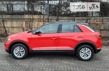 Volkswagen T-Roc 2021 - пробіг 1 тис. км