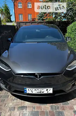 Tesla Model X 2016 - пробіг 70 тис. км