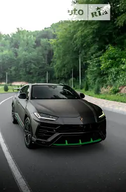 Lamborghini Urus 2019 - пробег 3 тыс. км