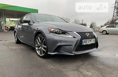 Lexus IS 2015 - пробіг 100 тис. км