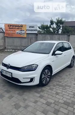 Volkswagen e-Golf 2014 - пробег 101 тыс. км