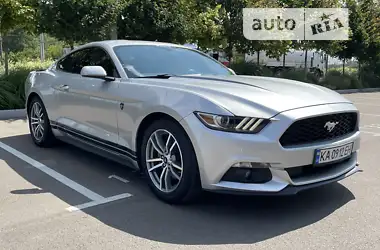 Ford Mustang 2015 - пробег 65 тыс. км