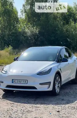 Tesla Model Y 2020 - пробег 35 тыс. км